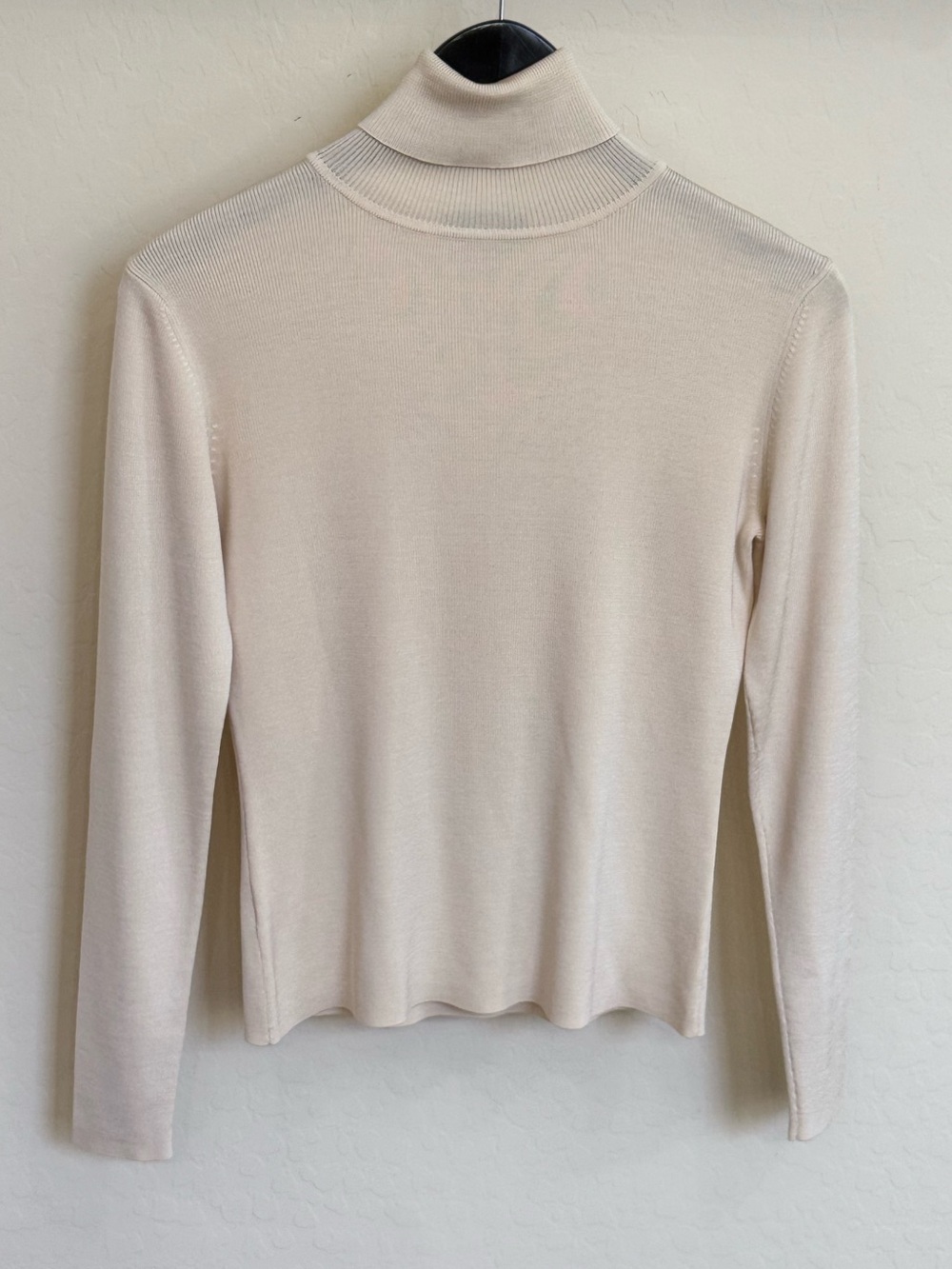 Ann Taylor 100% Silk Cream Turtleneck Sweater Ribbed Trim Size S Classic